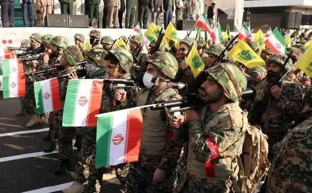 别再信“美国打不了持久战”了，最新动向显示：特朗普很可能把美伊战争拖上三年——不