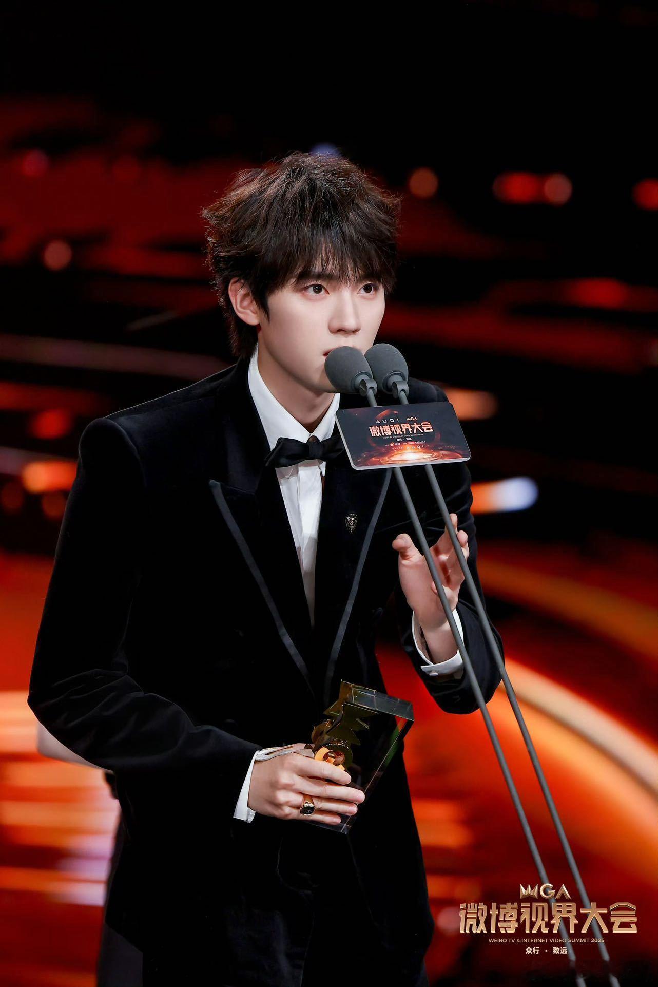 周翊然[超话]周翊然00男演员中坚力量 校园之外更见实力，周翊然让角色活起来，入