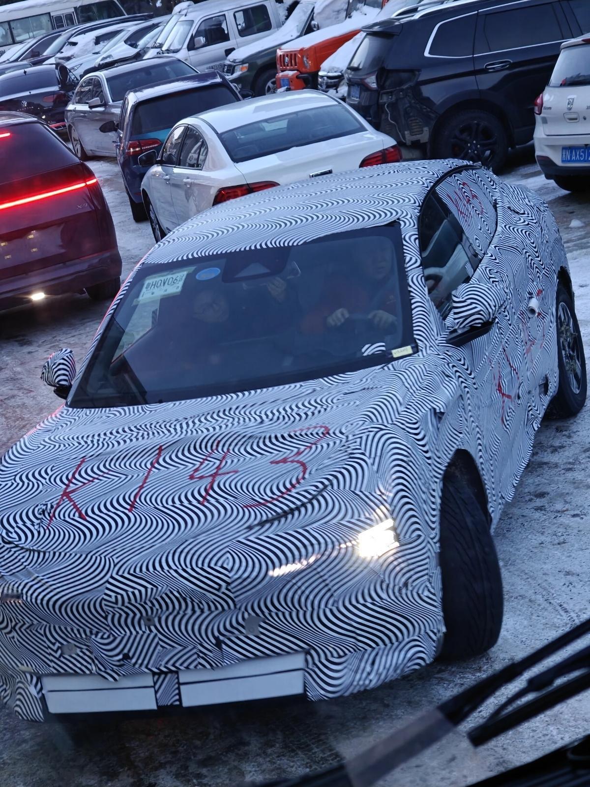 买来的Mona M03已经是小鹏不折不扣的销量担当了，这一点应该是在小鹏预期之内