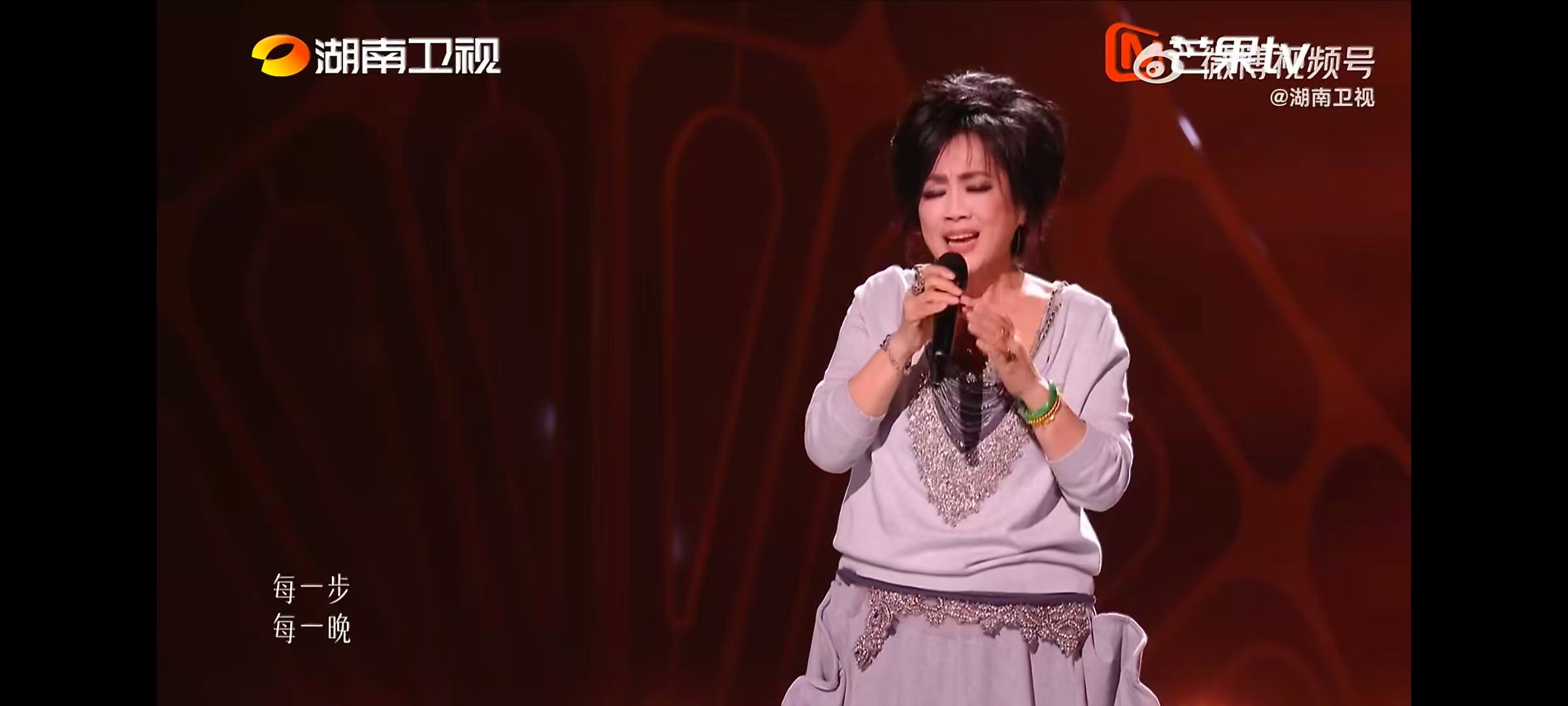 歌手直播被齐豫的歌声拥抱了歌手2026空灵嗓音缓缓流淌，没有喧嚣，只有满溢出来的