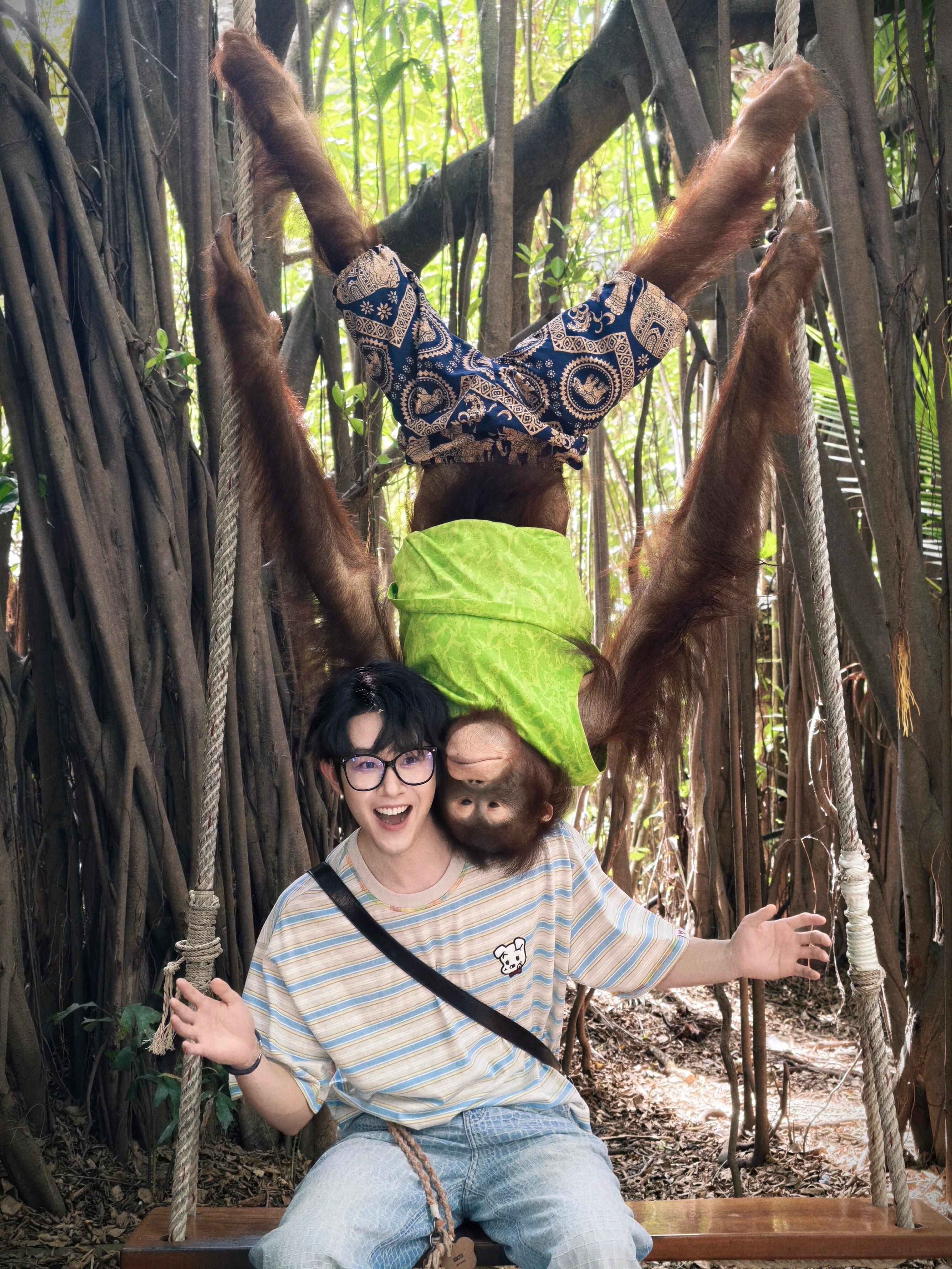 你的嘉瑞朝你投递来一组好萌的一组明信片田嘉瑞你和大猩猩会不会有点太暧昧了🙈田嘉