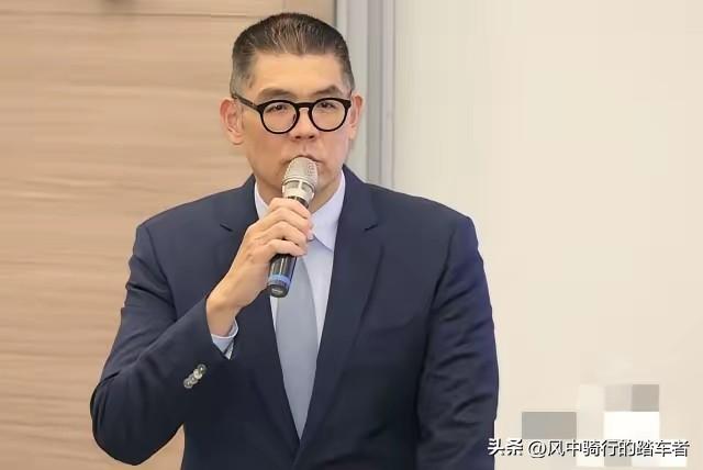 震惊！连胜文收
2坏消息 四年
压力如山 卸任不得自在
熬了四年终于能踏实睡觉了