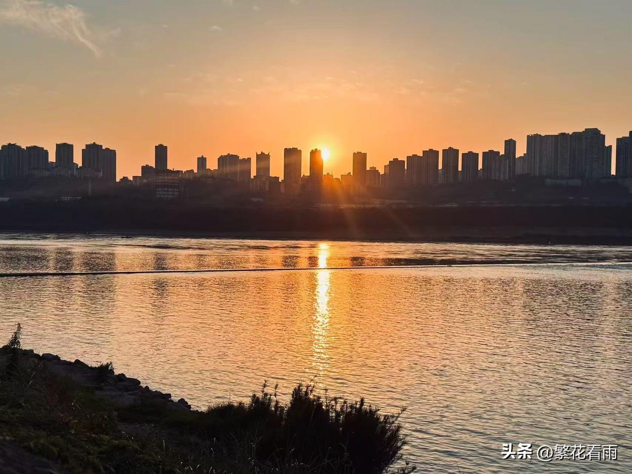 正月二十四，愿你的笑容如同春天的阳光一样温暖人心，愿你的话语如同夏日的微风一样令