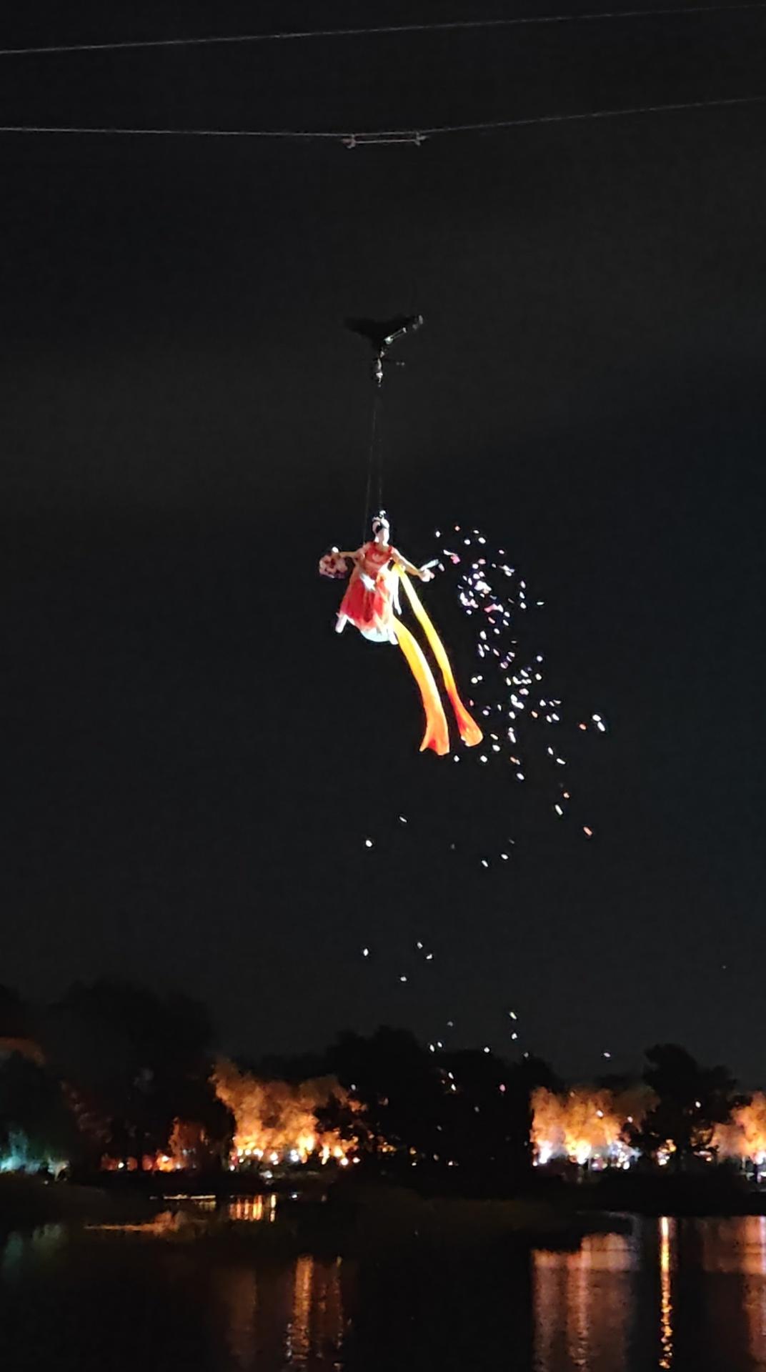 每日一句
No one can make you feel inferior w