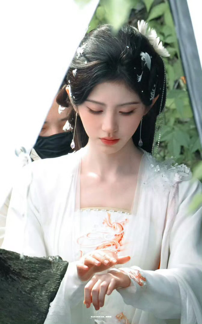 jjy鞠婧祎千香jjy鞠婧祎千香把裤子放进冰箱里  以后要做个冷裤的人 ᵟຶᴖ 
