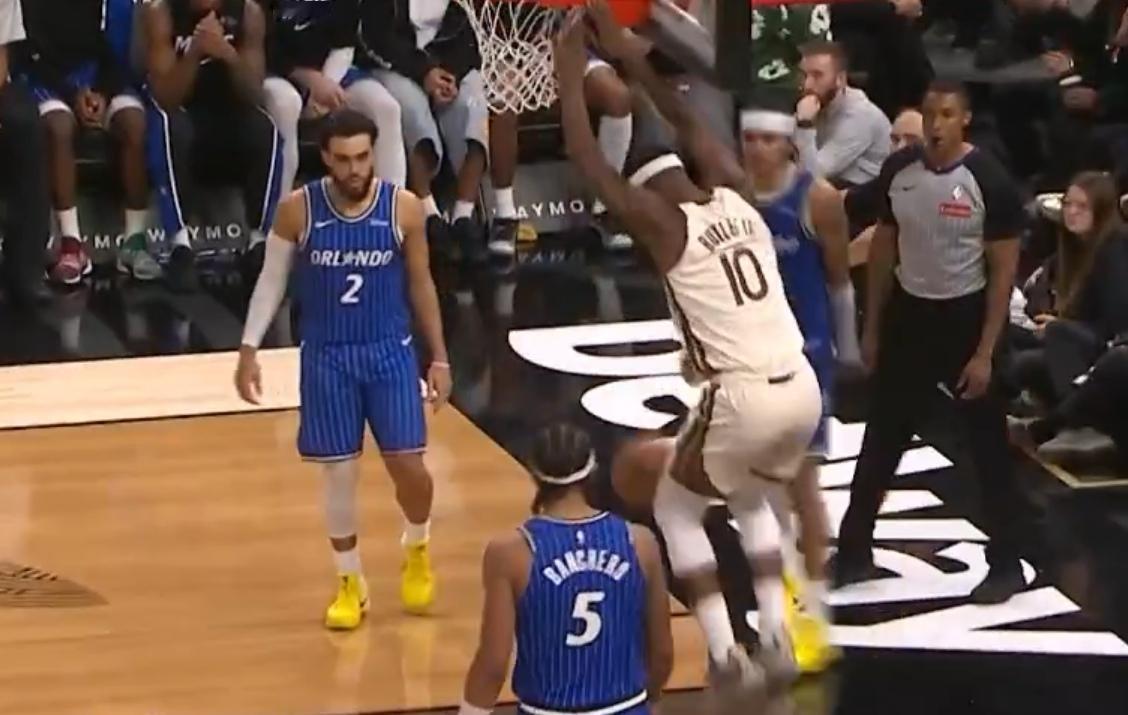 主场迎战独行侠，勇士如何获胜

勇士主场连胜太阳和魔术之后，胜率回升到50％，目