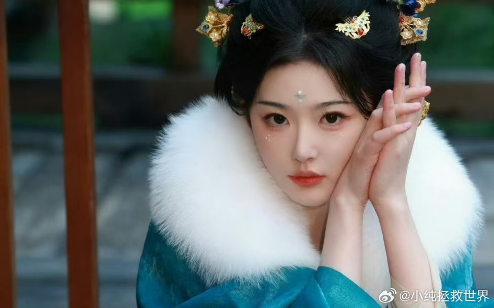 孔雪儿转型 孔雪儿饰演的俞浅浅深入人心，也让大家见证了她的成功转型，无论是舞台表