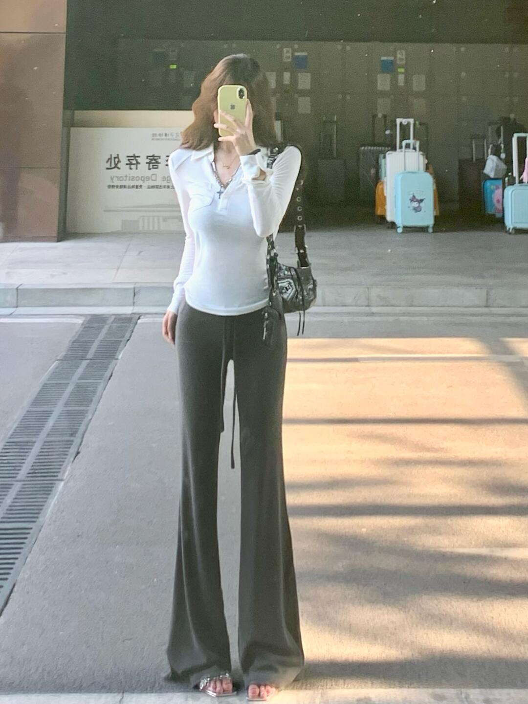 求二选一姐妹们！！！！！！