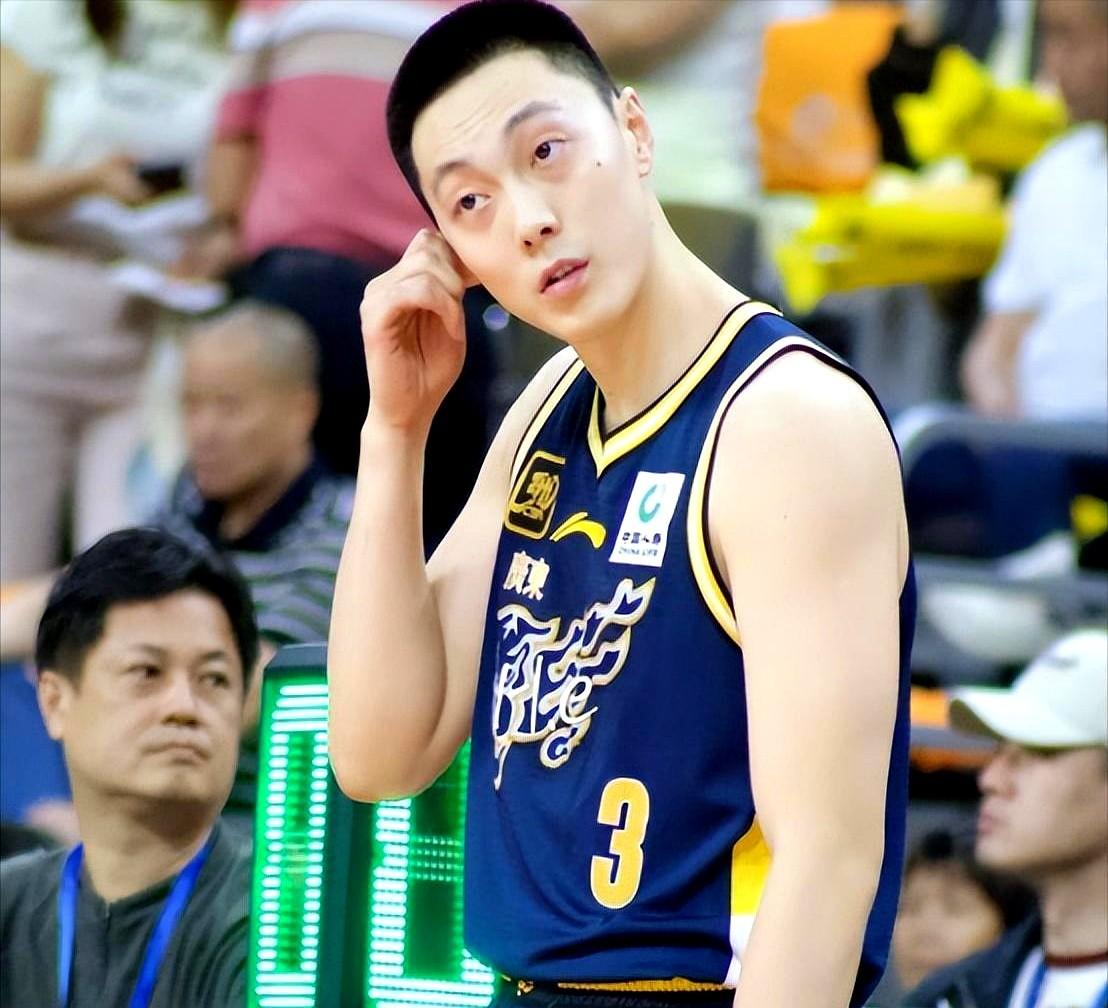 CBA这顶薪合同，真是个“紧箍咒”啊？

胡明轩签了4年顶薪，状态反而没了。以前