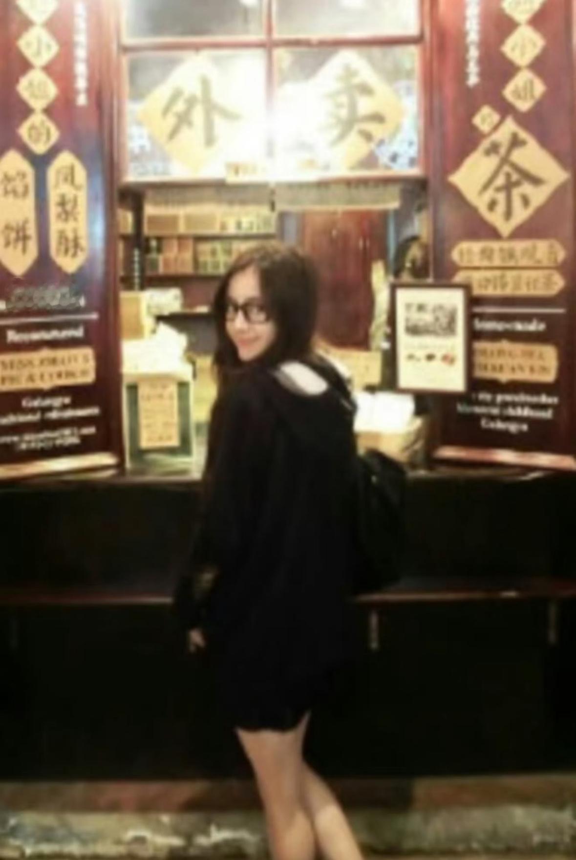迪丽热巴一个从没有颜值尴尬期的女人 