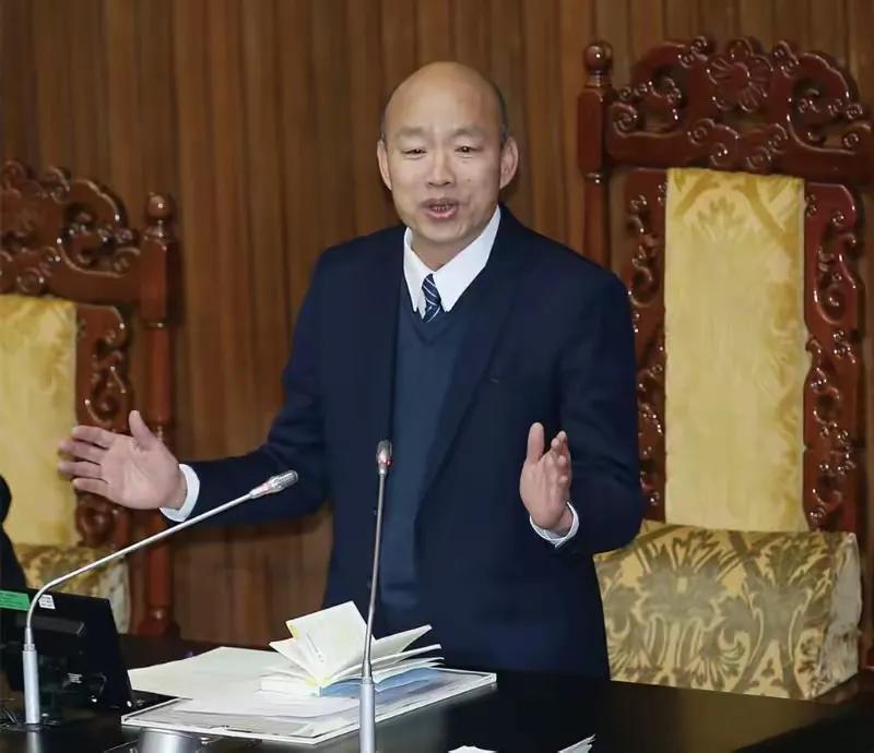 韩国瑜不要急着做老好人，尤其在预算这件事上，不应该太卖力。

因为韩国瑜已经给行
