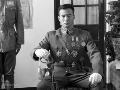 1936年12月12日的清晨，西安城还笼在冬日的寒气里。 
 
这一天发生的事，