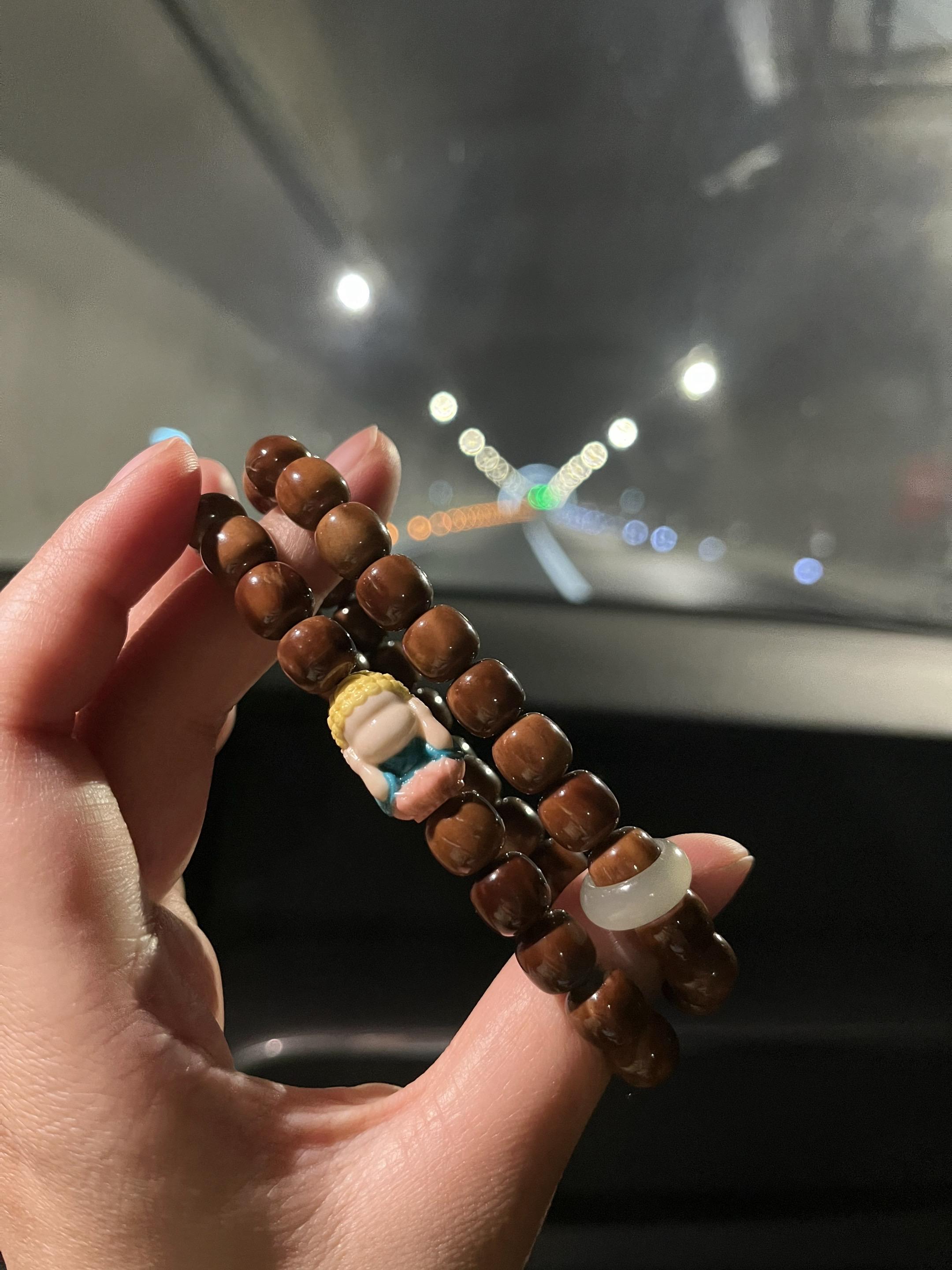 莫听～不听。不听很多声音以后，好像人开始变得轻松多了。