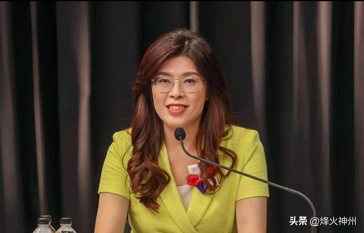 郑丽文这一招太高了！民进党当局有意阻扰郑丽文访问中国大陆，结果郑丽文反将一军称，