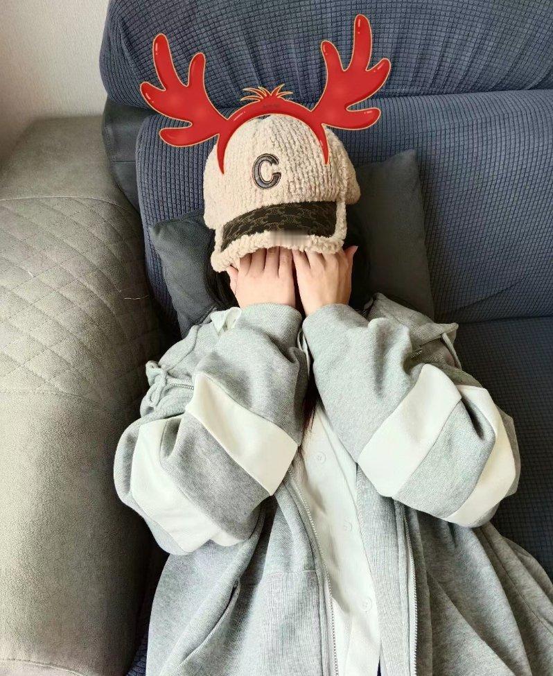 为什么你圈子干净 人也漂亮 三观还那么正 却活成寡王 因为水至清则无鱼 . ​​