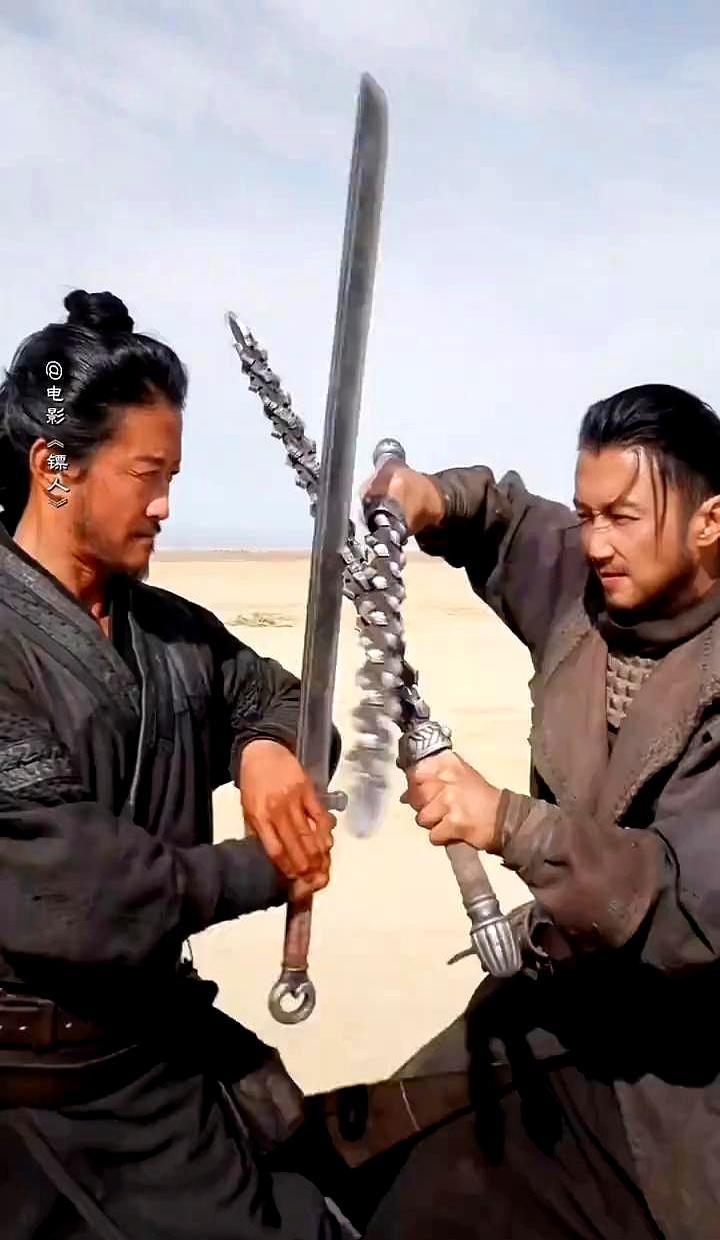 五十岁的骨头还在拼，八十一岁的老头还在喊开机。
 
吴京、谢霆锋、张晋、李连杰，