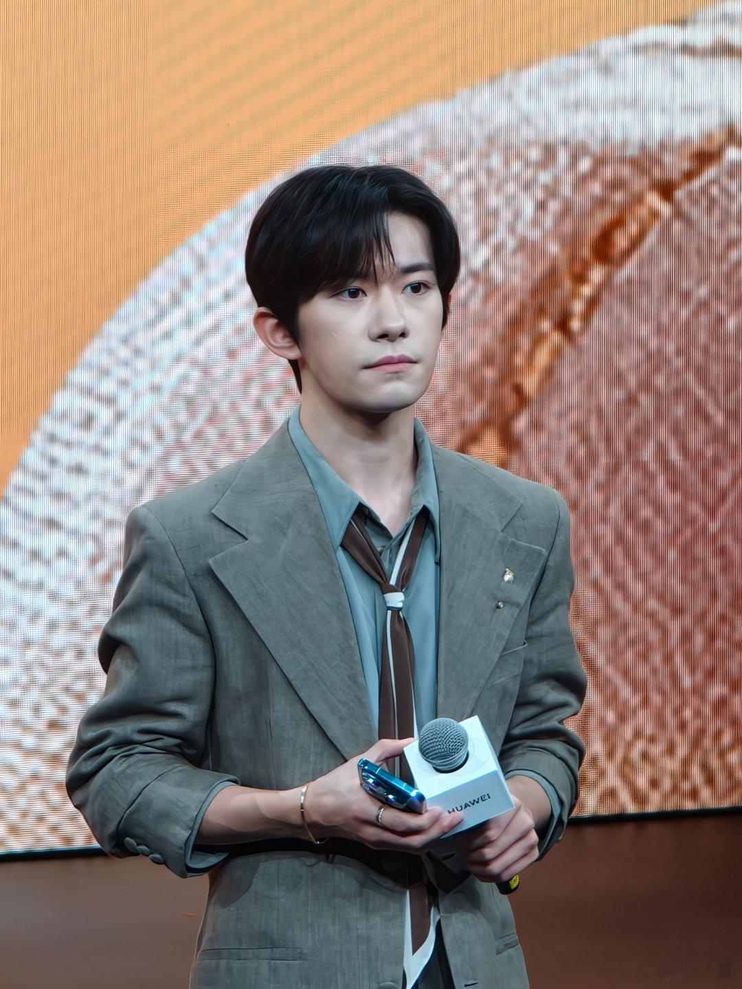 我拍的易烊千玺易烊千玺