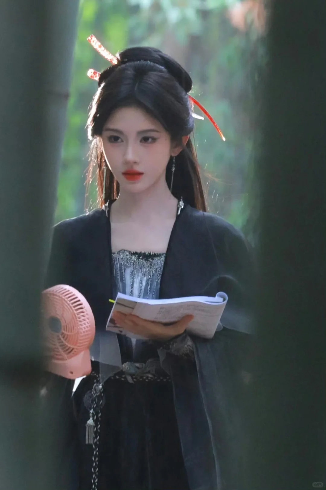 鞠婧祎来战黑衣魔女鞠婧祎来战阿黛黑衣look鞠婧祎《来战》阿黛黑衣look~绝美