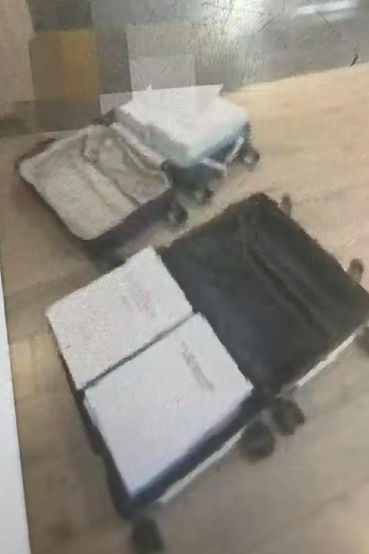柴桑大姐直播给大家分享了季老师给她发过来的图片。

对于今天的开会，对方说他不请