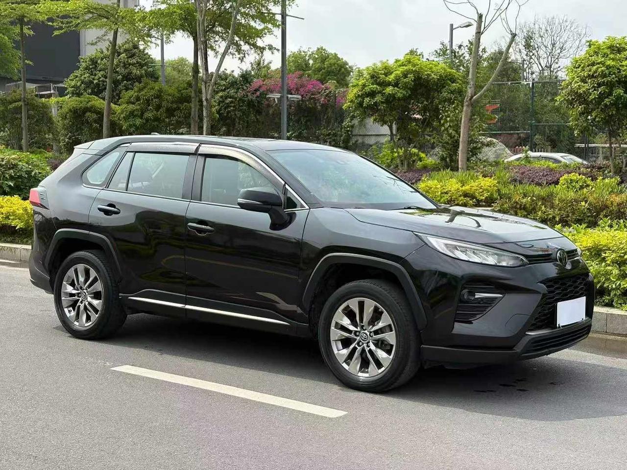 威兰达的“价格信仰”碎了，现在买二手正是时候？
 
最近跟车圈的朋友撸串，话题总