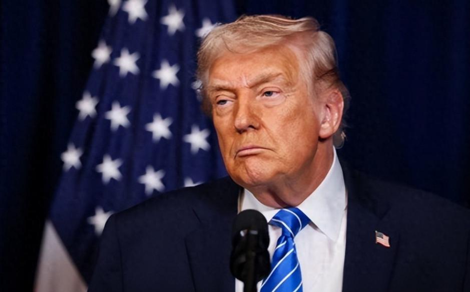 【特朗普表态愿访乌促和平，泽连斯基谈领土与和平计划】在佛罗里达州海湖庄园与泽连斯