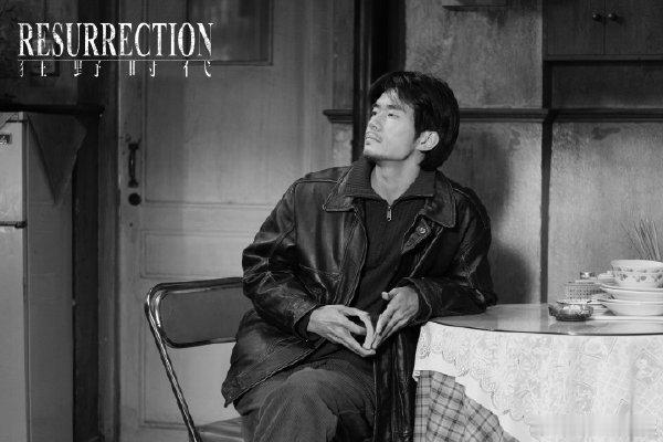 易烊千玺贾胜军相关剧照释出，角色遇到破绽的剧情成为故事亮点，演员的演绎让人物情绪