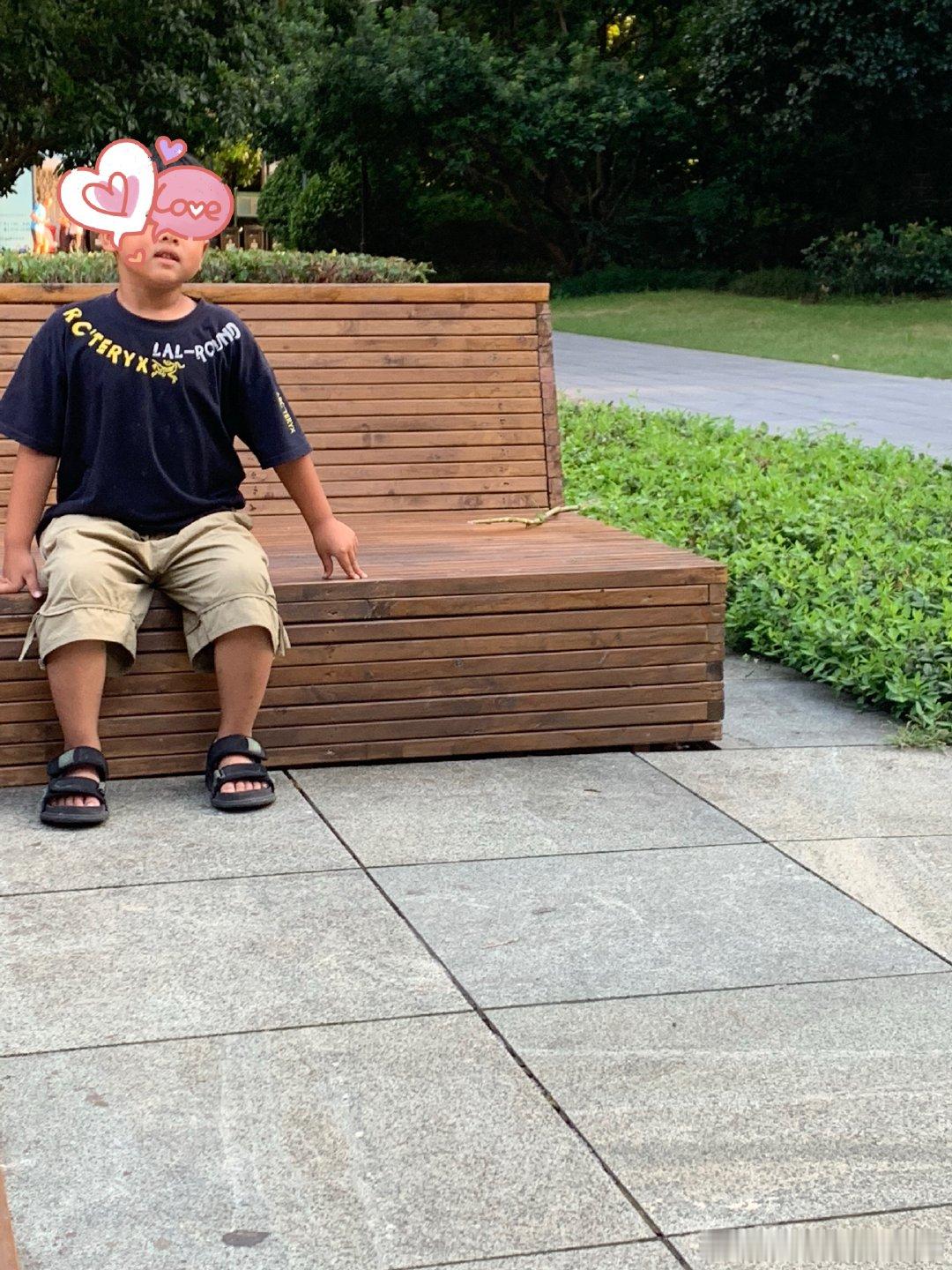 小孩续集2⃣️被小女孩嫌弃的“奶奶”（其实她说的是奶奶，不喜欢戴眼镜的奶奶你为什
