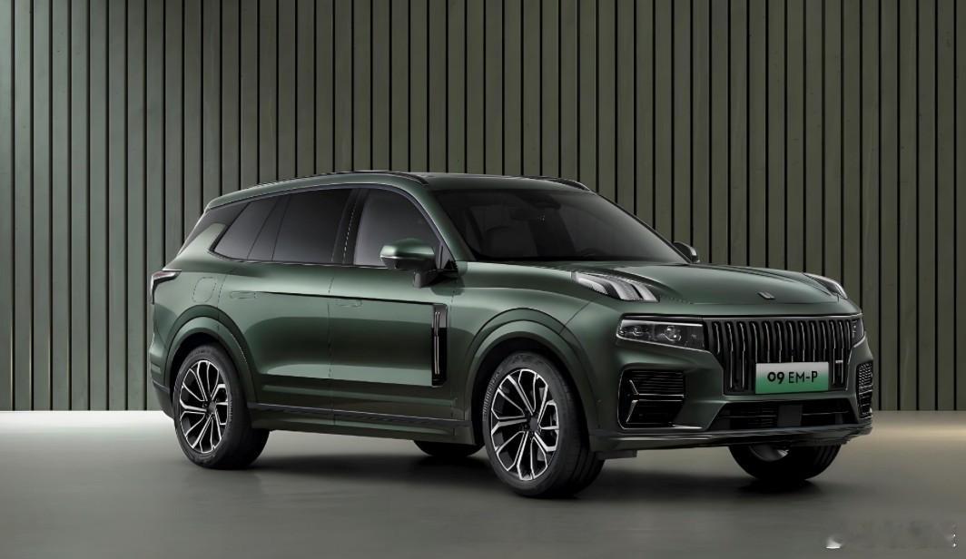 领克即将推出次旗舰SUV 800，填补中大型SUV市场空白。该车设计延续领克家族