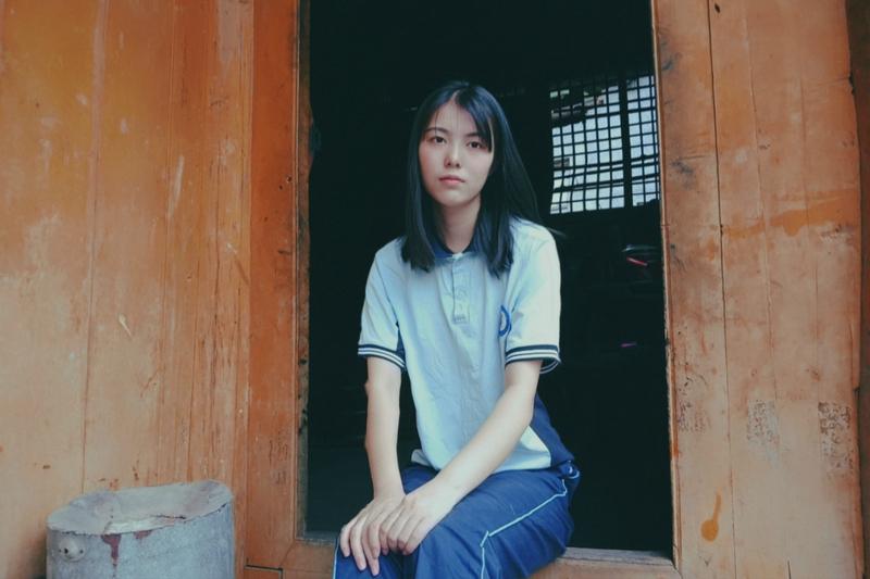【珠海：自家孩子趴桌睡为何给别人捐躺椅】
号召孩子捐出压岁钱，给贫困边远地区的孩