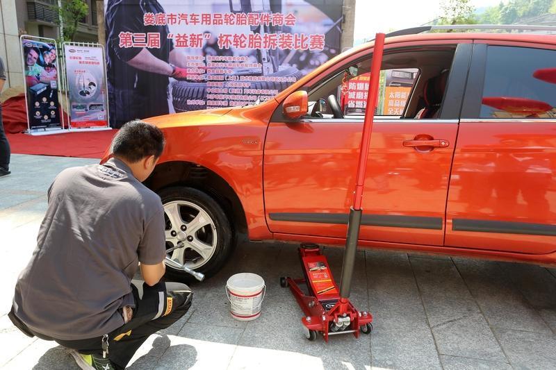 什么牌子的轮胎性价比高点？老司机实测推荐，省钱还实用
 
换轮胎这事真能愁坏不少