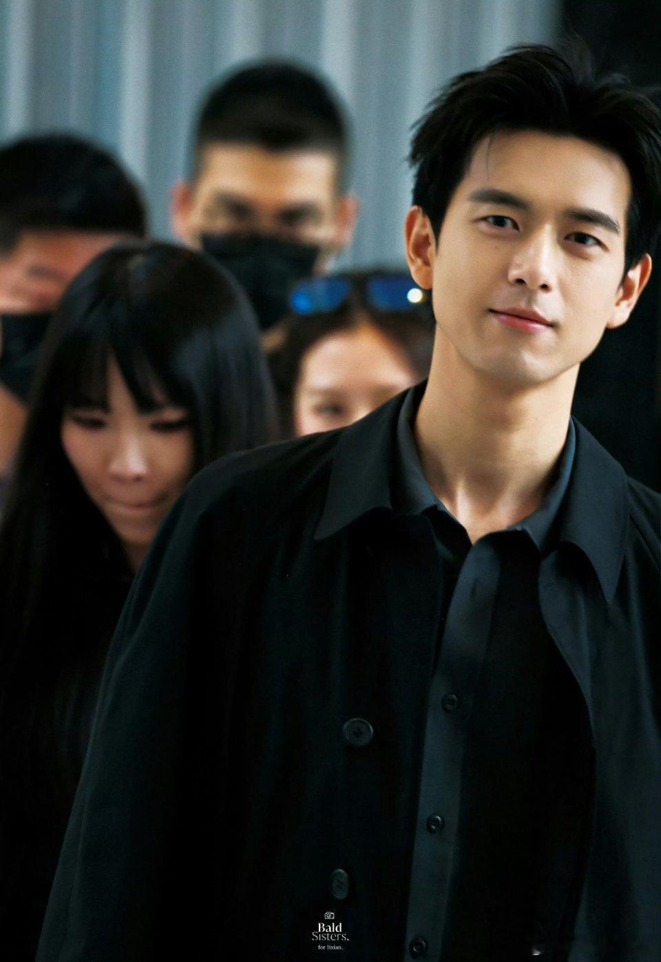 李现 prada活动饭拍！！！帅麻了！！这个笑，要不要这么going人啊