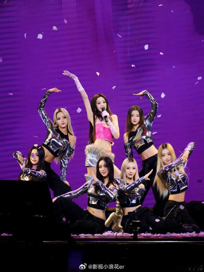 彭小苒感谢郑业成和章时安彭小苒生日会发文 新岁的第一份感动，来自郑业成的鼓励和章