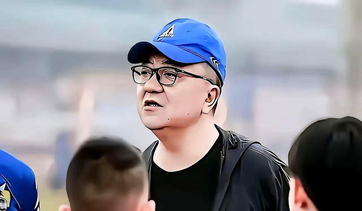 这就是现实版农夫与蛇，董路与干儿子孙臣曦一家人决裂！
董路五年掏空腰包包揽孙臣曦