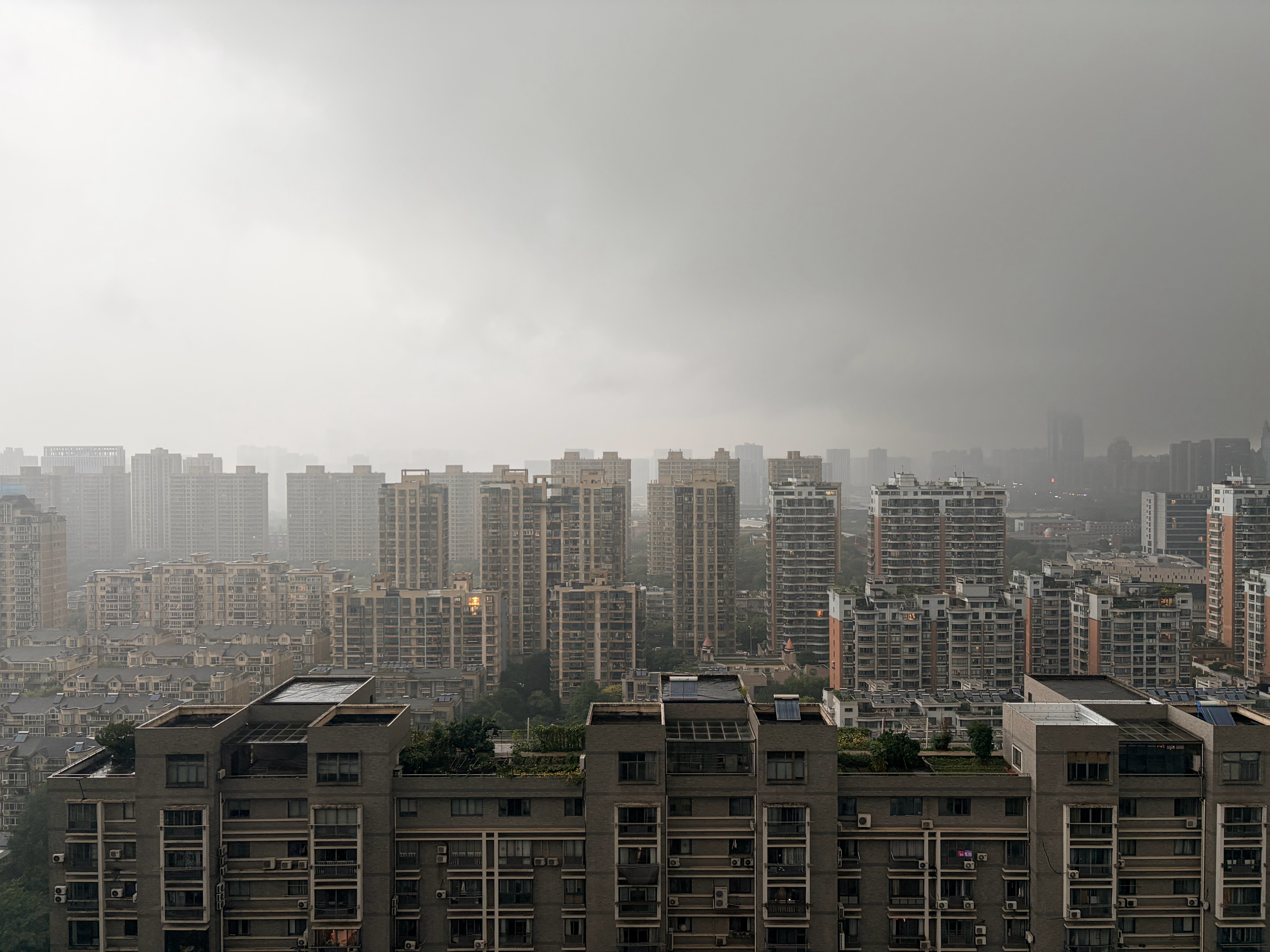 早上起来看见这个天气谁想上班