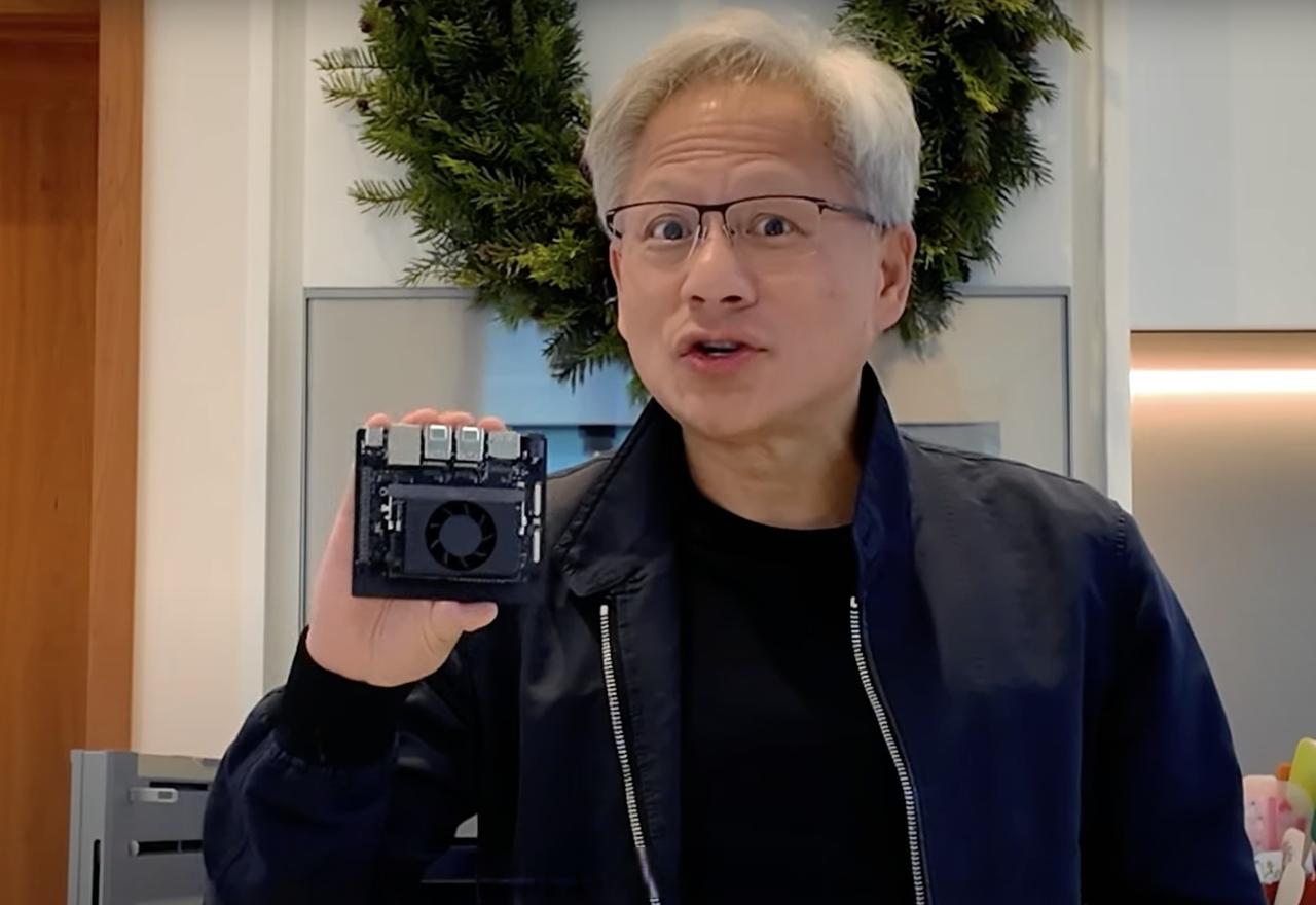 神反转：特朗普亲自打电话：“你必须来！”
 
离出发只剩36小时，事情彻底反转。