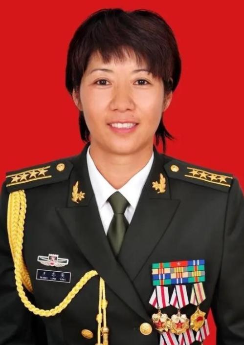 她是公认的世界第一女兵，立过5次一等功、5次二等功！堪称军中传奇。她就是王恋英！