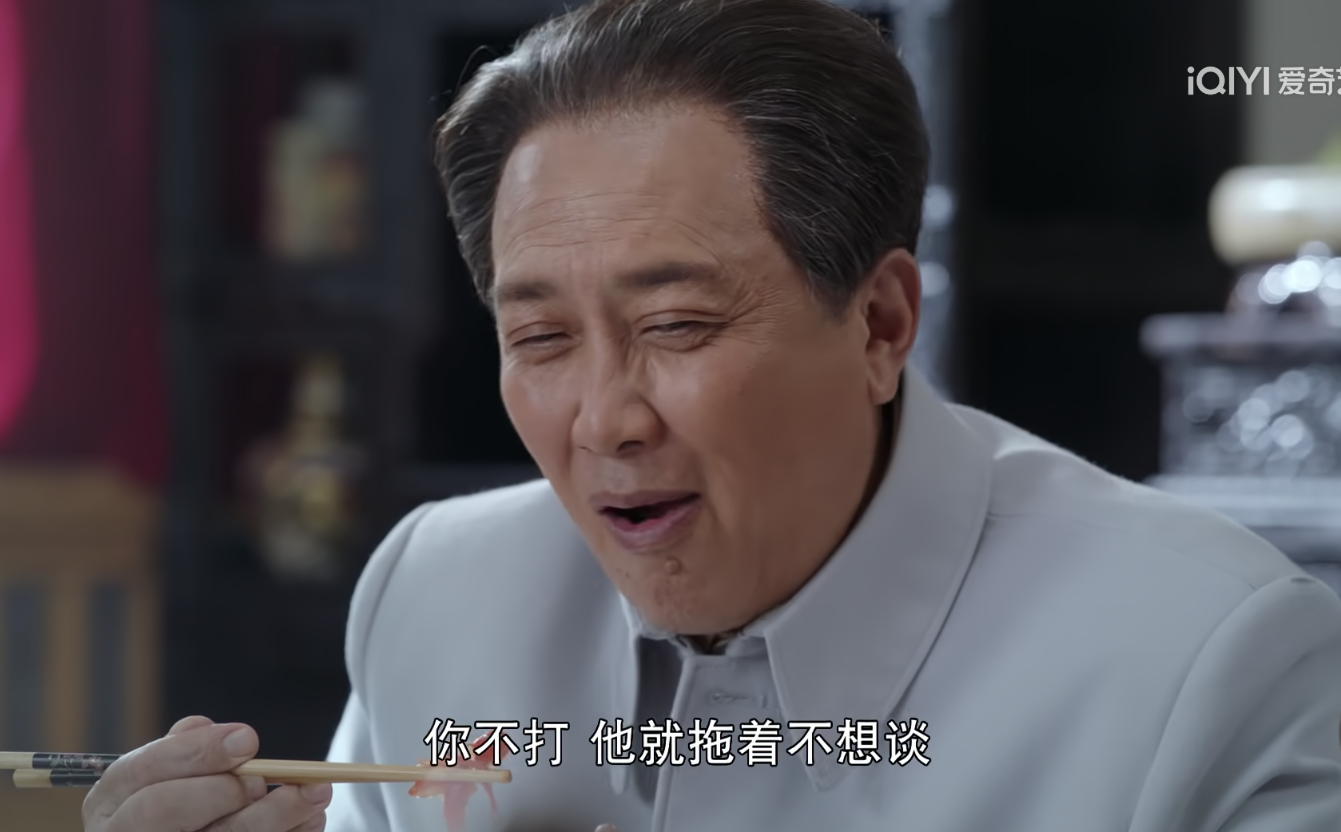 劣质邻居在我家门口吐痰，楼上大半夜制造噪音，客气友善提醒依然如此，我拎着扫把和练