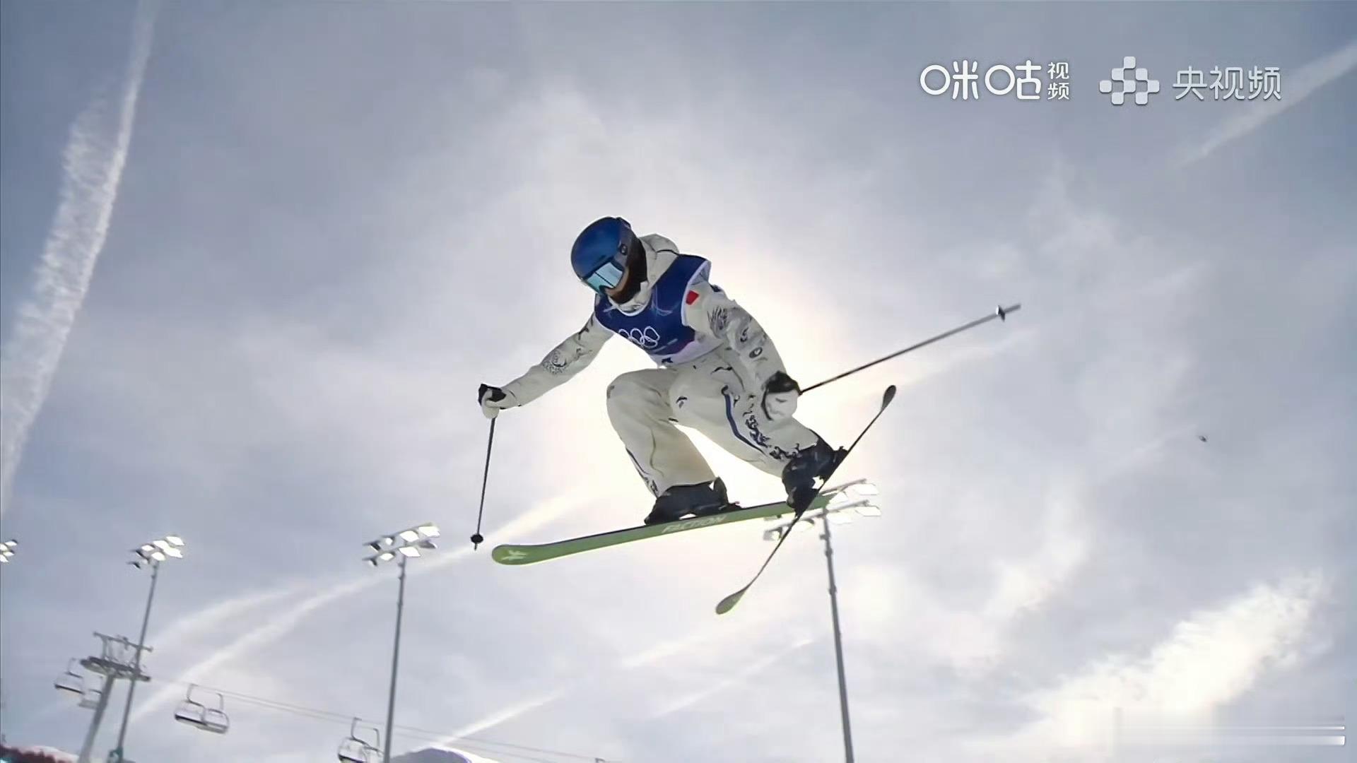 虽迟但到！谷爱凌金牌第三滑太秀了，获得了94.75分，我看以后谁还骂她，实力摆在