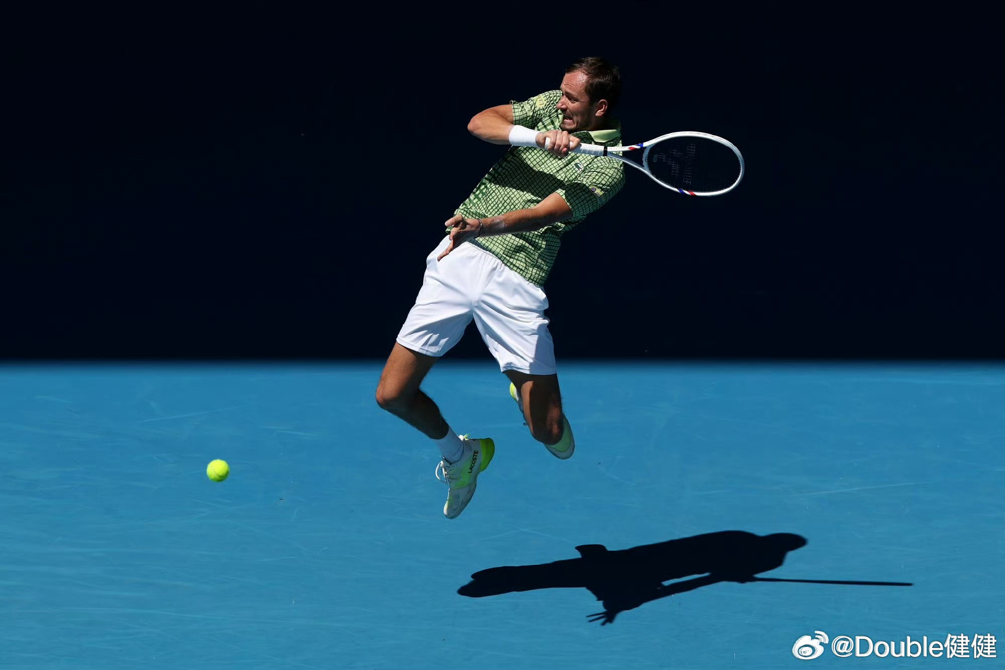 克妈锐评梅德韦杰夫：“他的高大身材赋予他略显特殊的风格。我不认为他的技术是教给孩