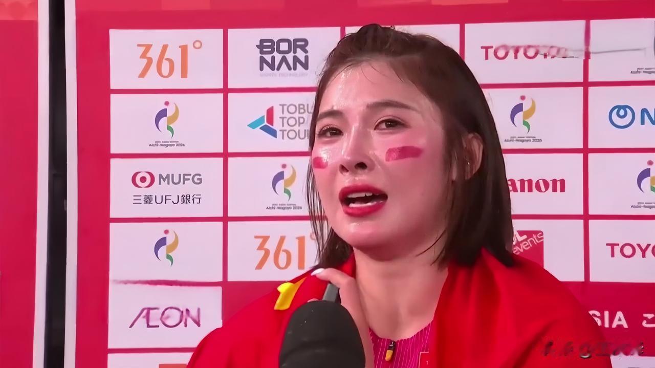 拿了铜牌的吴燕妮无视争议，对着媒体说：“我偏要从悬崖边起飞，因为那里离太阳最近！