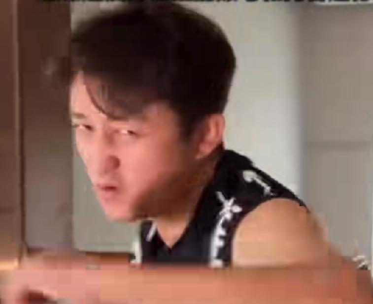 谁也没有想到，两届奥运拳击冠军邹市明，会在45岁这一年，传出重返拳击赛场的消息，