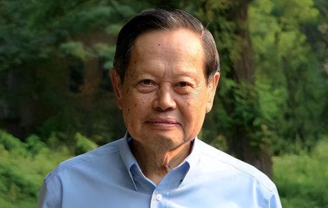 “把中学生送到美国去教育，是一个非常危险的事情！”杨振宁曾这样说道，他认为美国是