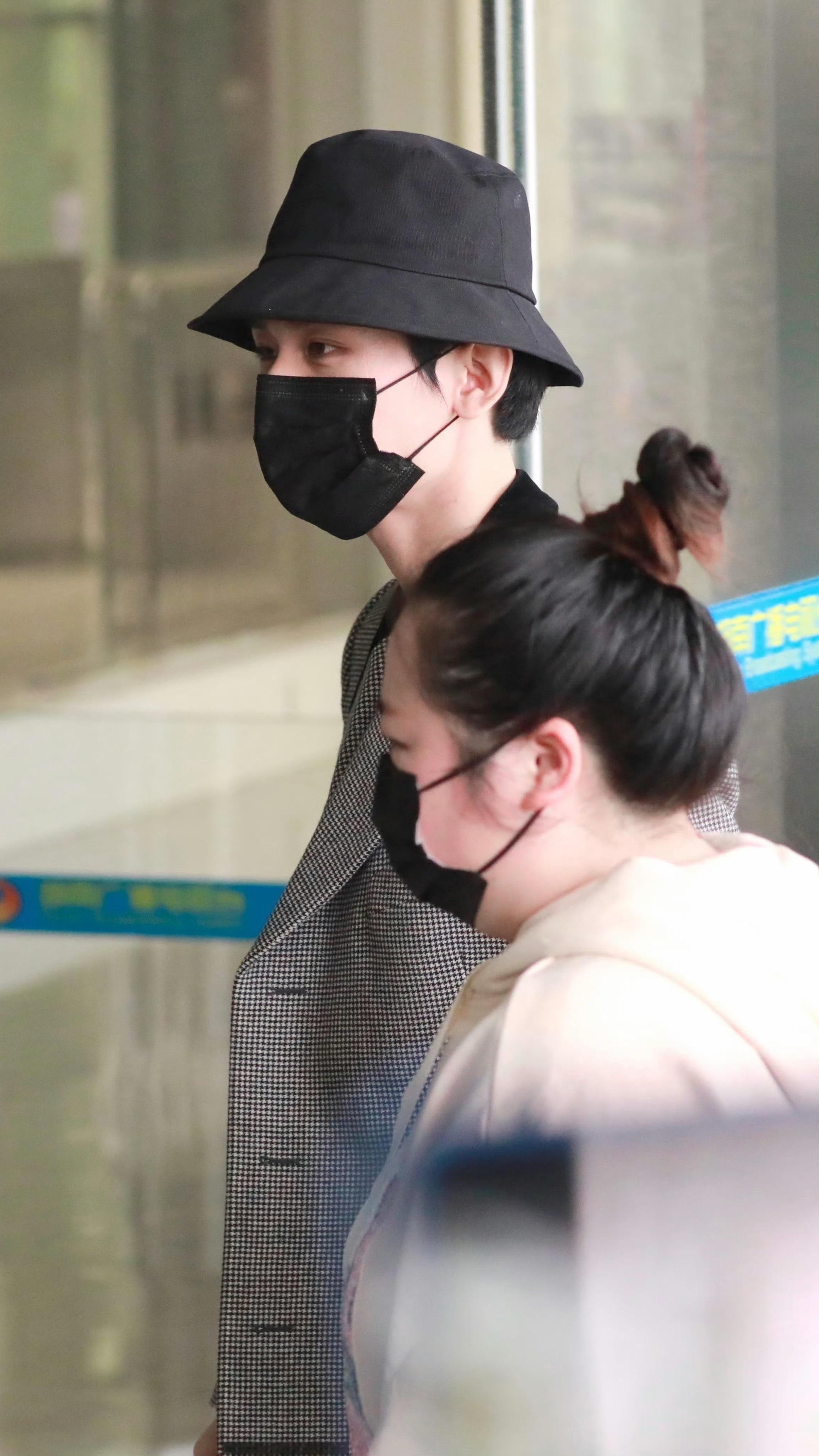 存一组没见过的淇淇子合集2020年快本录制 紧身牛仔裤现在是见不到咯 