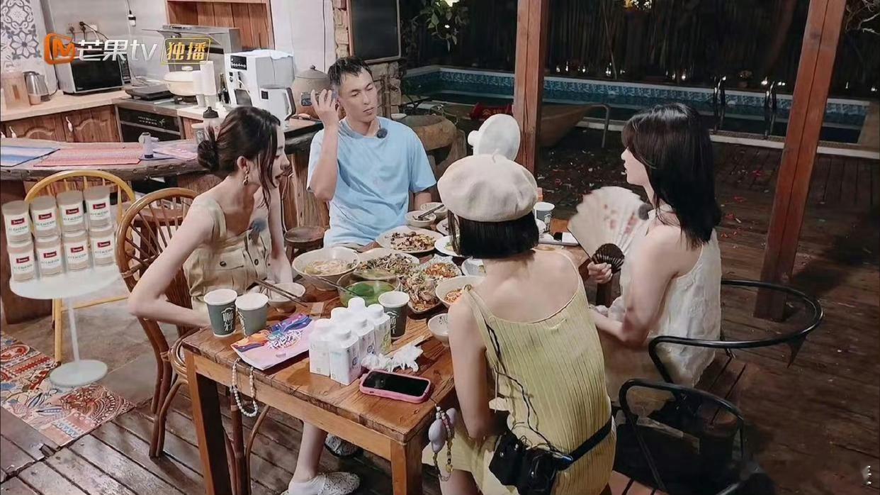 一张图证明现在的女明星都追求骨感美，为了上镜真的疯狂减肥！ ​​​