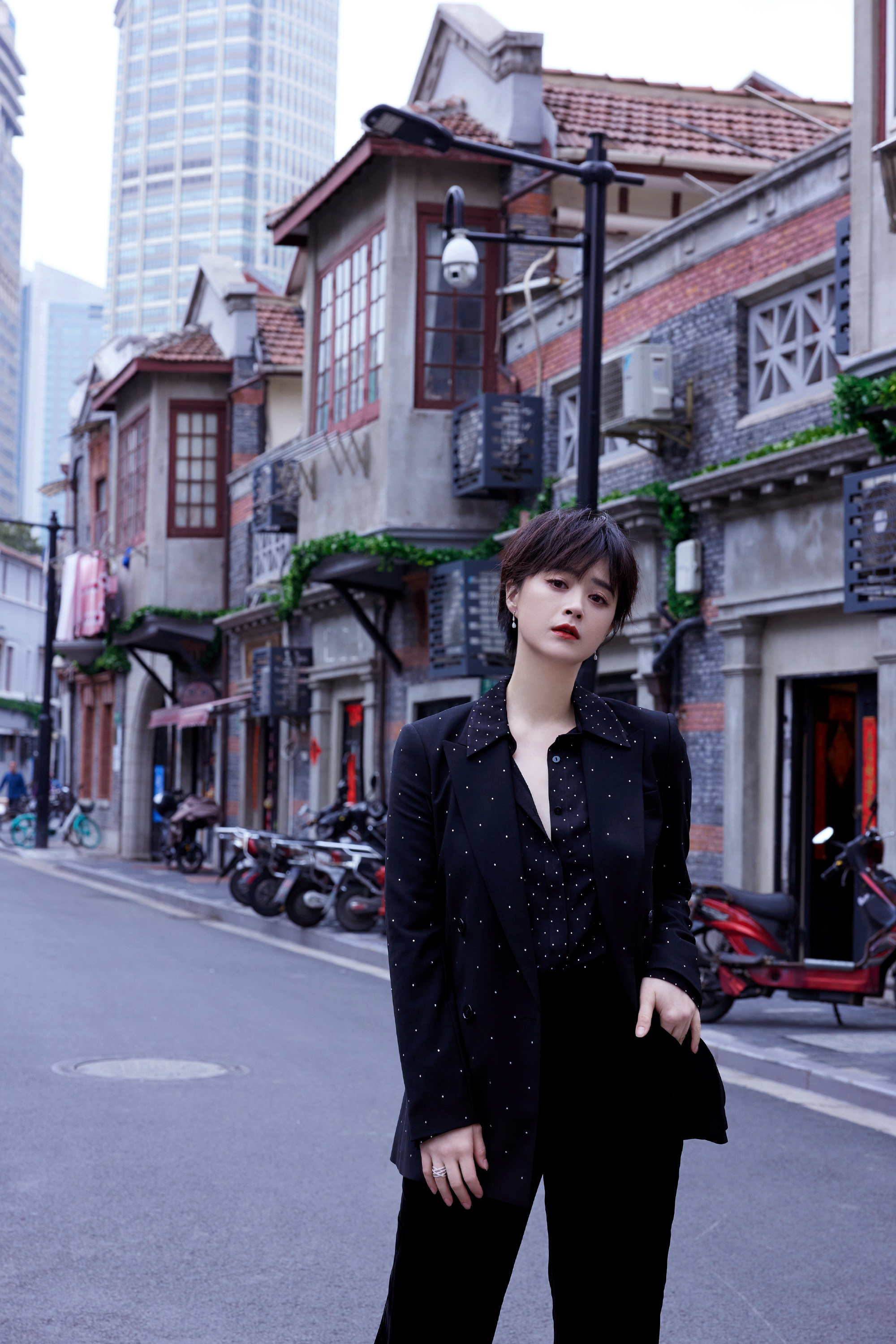 蒋欣生图更是妈妈级别  蒋欣满满都是岁月沉淀后的优雅。 