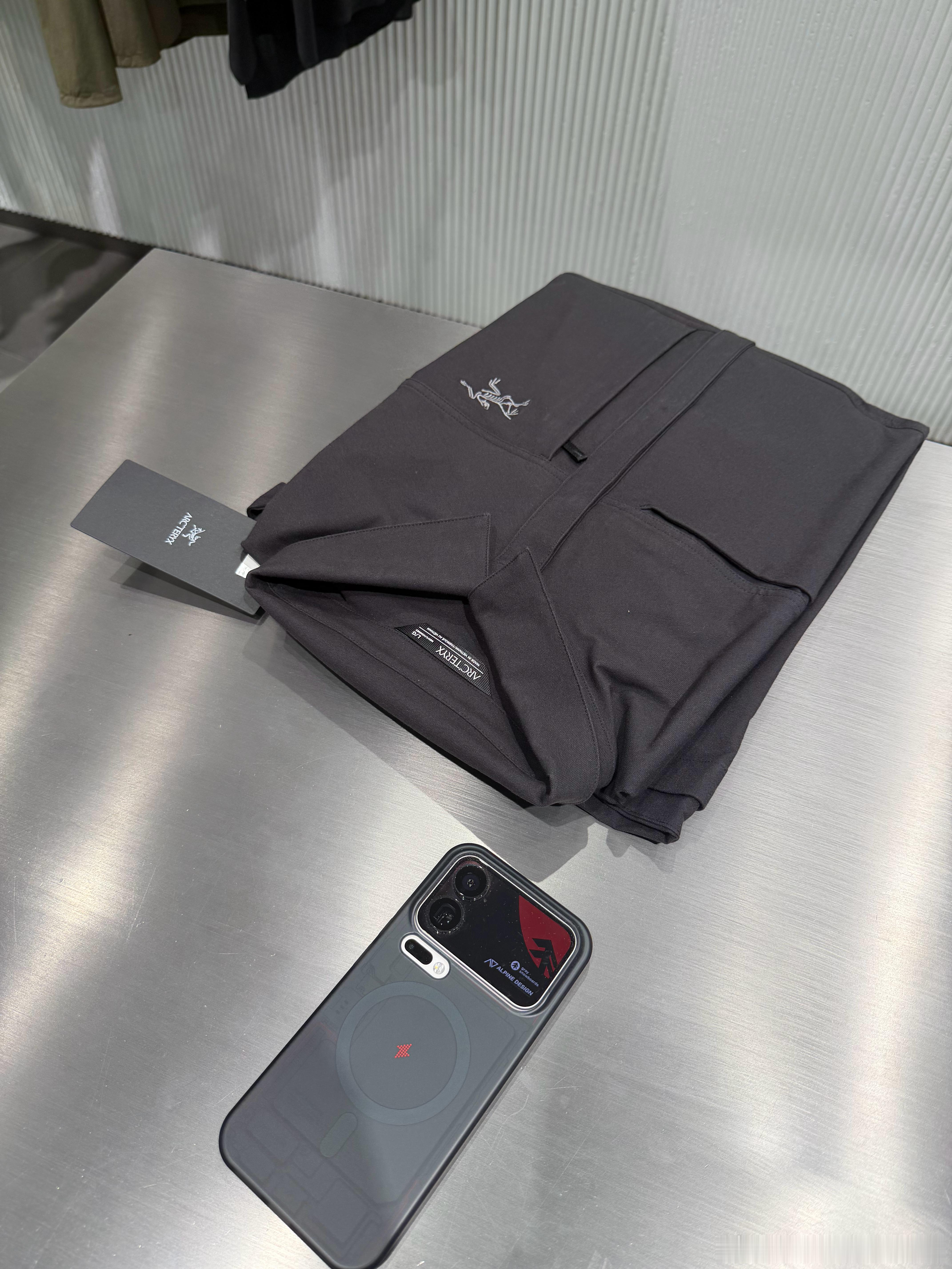 在北京拍一台旗舰新品，顶奢用料的那种。我真的很重视...有多重视？为此特意新买了