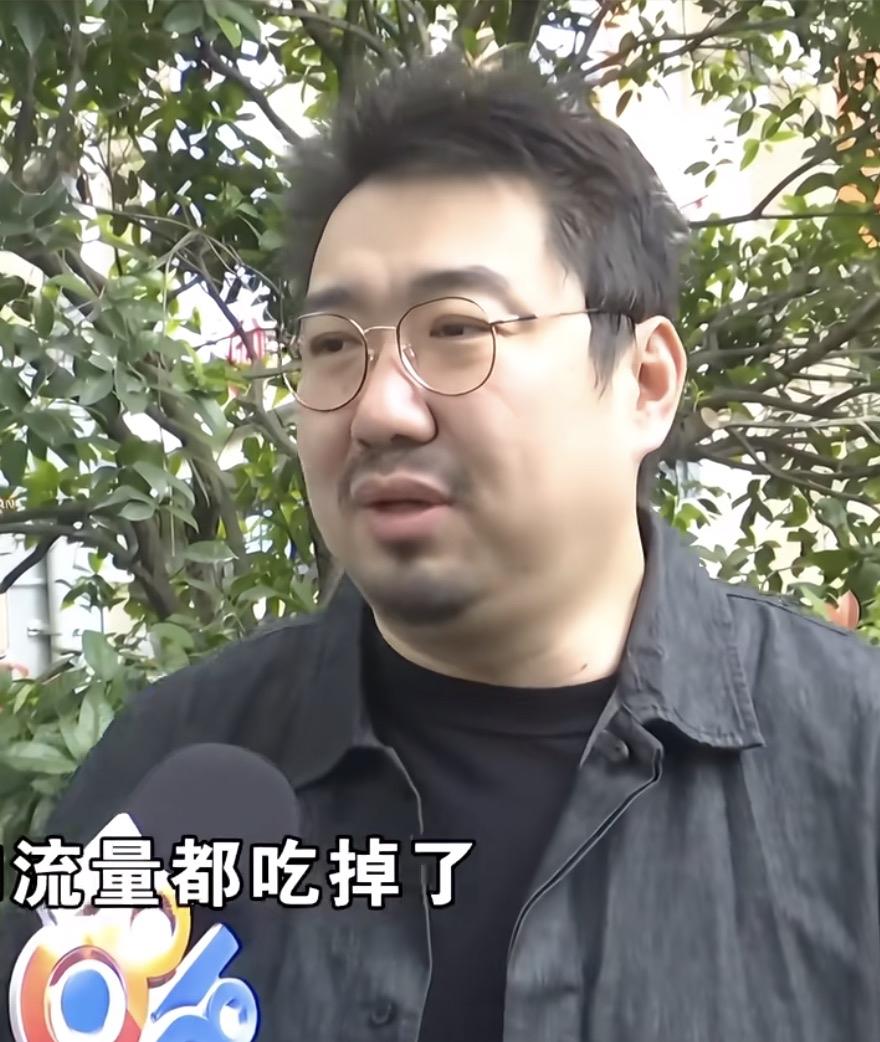 南派三叔吐槽《南部档案》的热度都被盗版网站吃掉了，在盗版网站播放量断崖式领先，还