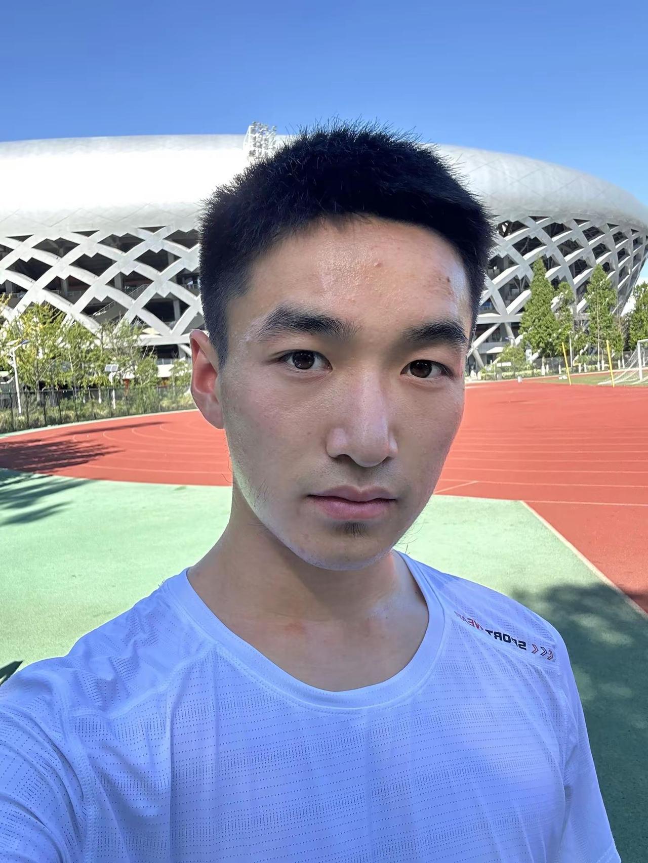 涨成绩和睡觉一样难 我没有成绩 觉也没有睡好但是生活总会给我一个机会叫做明天