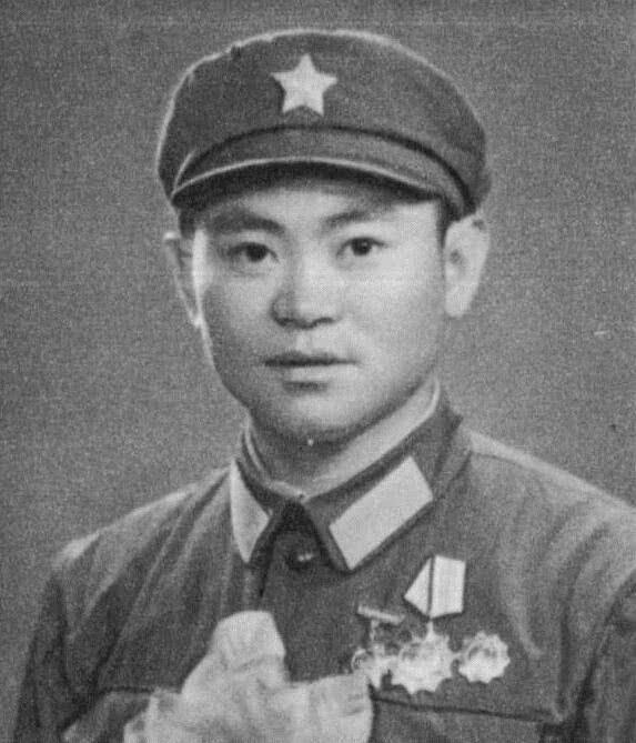 1979年，甘在和随部队参加对越反击战，在战斗中，他发射火箭弹9发9中，摧毁敌8