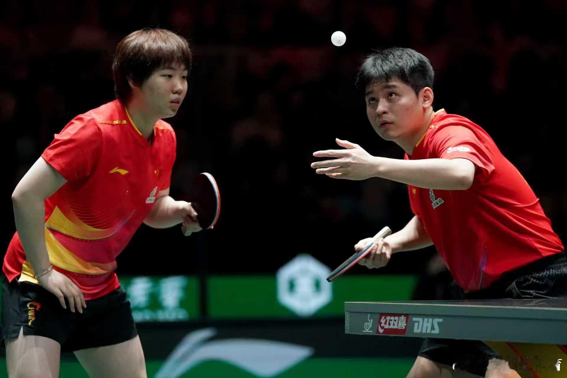 中国vs埃及 首盘混合双打，林诗栋/蒯曼3-0（3、3、7）穆斯塔法/玛尔娃-阿